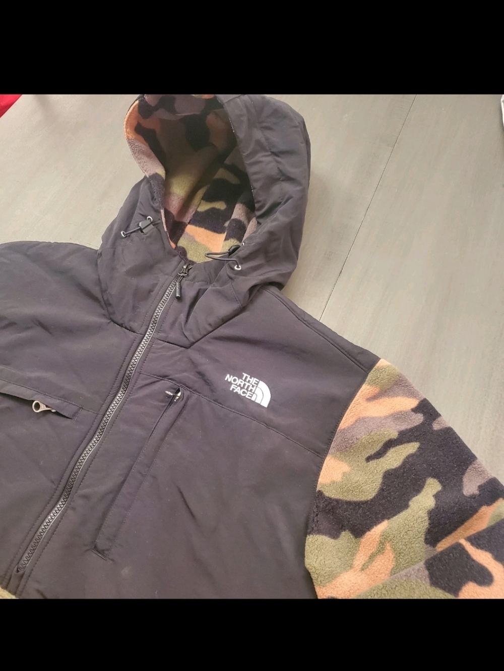 The North Face Black Hooded Pulkover Denali 2  Fleece Anorak With Camo Pattern